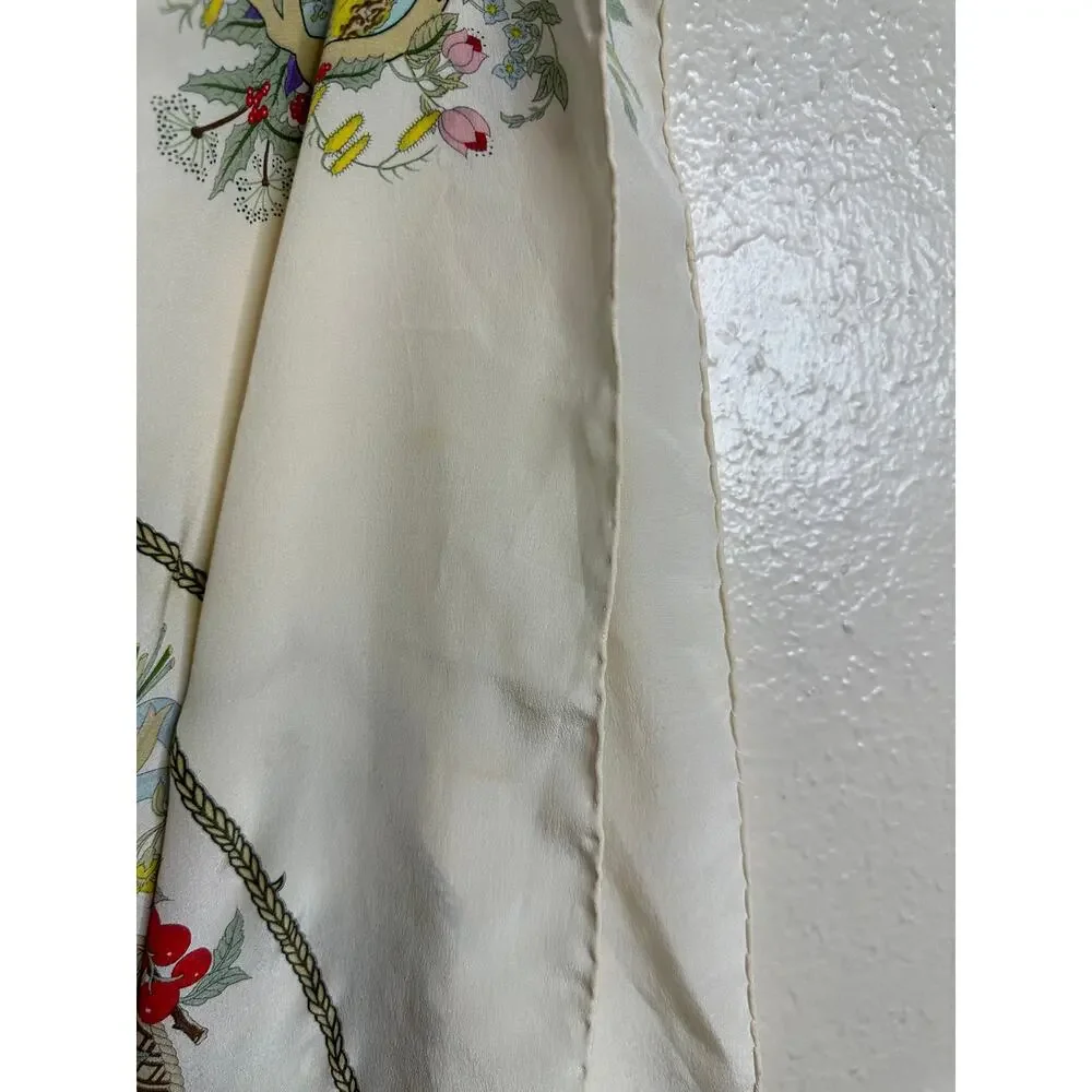 Vintage Gucci 100% Silk Scarf Ivory Floral Fauna Nature Print 40